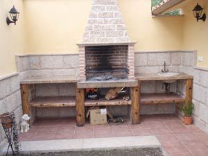 Mármoles J. Rubio Morales chimenea en exterior